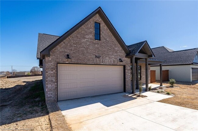 Building Photo - 7627 Woodbine Ln