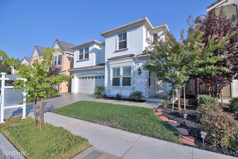 Foto principal - 2731 Valley Oak Loop