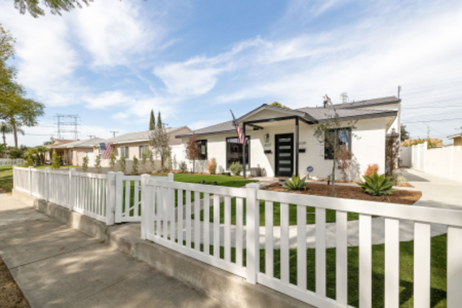 Building Photo - 6037 Candlewood St