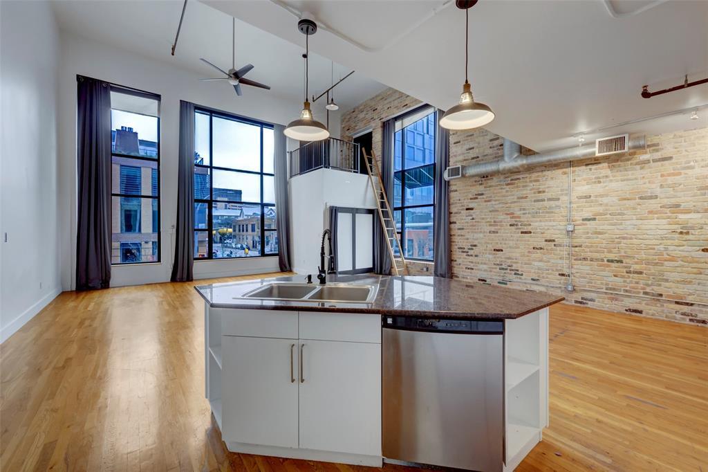 Foto principal - 411 Brazos St