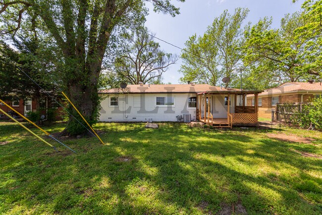 Building Photo - 416 Alexander Dr