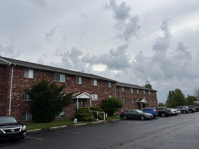Building Photo - River Bend Apartments