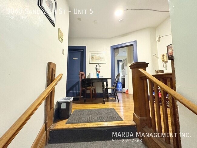 Photo du bâtiment - 3060 Sandwich St.