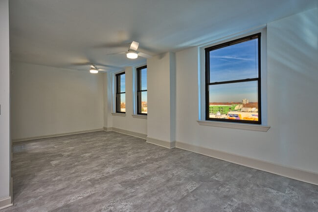 Building Photo - 142 West York