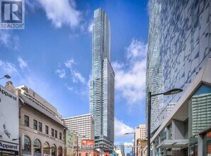 Building Photo - 386 Yonge St