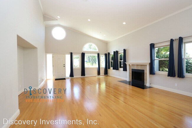 Foto del edificio - 4 br, 3 bath House - 68 Wyngaard Ave.