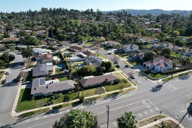 Building Photo - Beautiful, Single-Story 3-Bedroom Home in South Redlands!