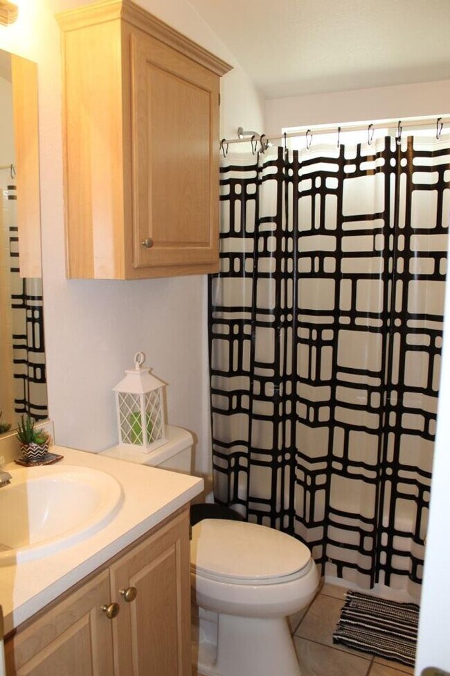 Building Photo - 55+ Community~ 2 Bed/2 Bath with Amazing Mountain Views for $1,595 a month!