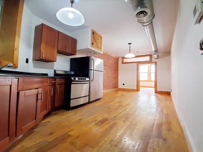 Building Photo - 645 Willoughby Ave