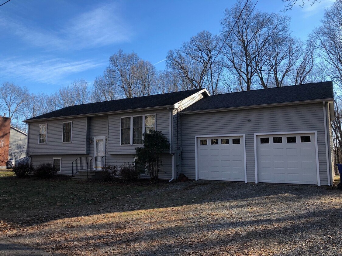 Primary Photo - Beautiful Raised Ranch with 2 Car Garage, ...