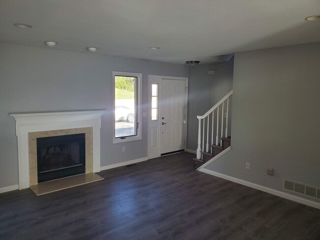 Building Photo - 4408 Sherman Park Dr