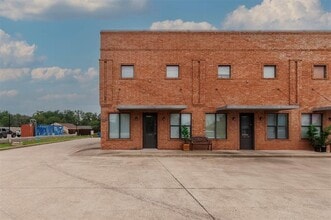 Building Photo - 202 W Jefferson St
