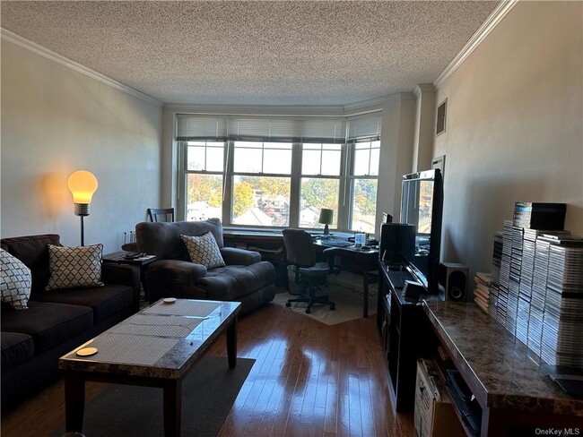 Building Photo - 300 Mamaroneck Ave