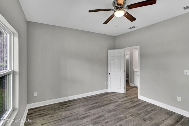 Building Photo - 944 Alderside St