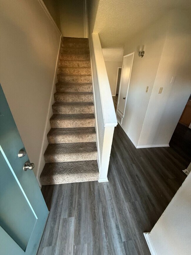 Foto del edificio - GLENBROOK6728-30