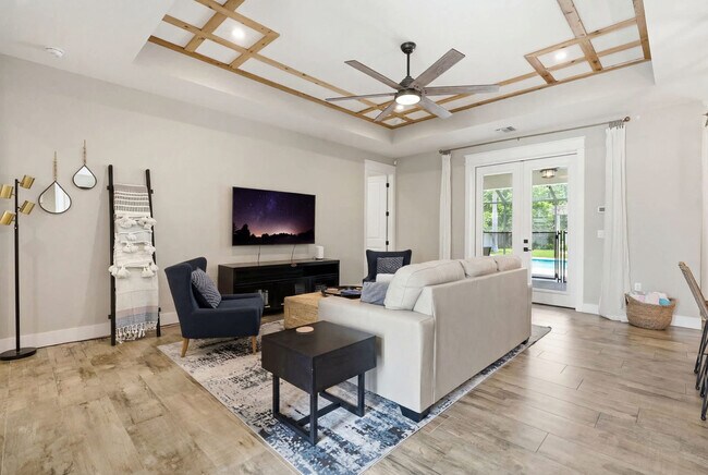 Building Photo - 3554 McComb Ln