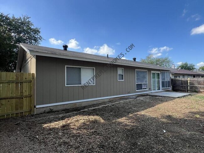 Building Photo - 7707 Pipers Hill