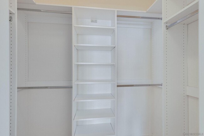 Foto del edificio - Beautiful 1 bedroom, 1 bath condo in La Jo...