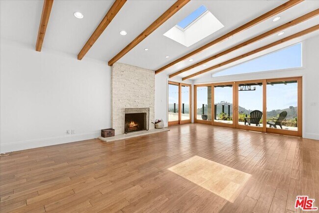 Foto del edificio - 2255 Westridge Rd