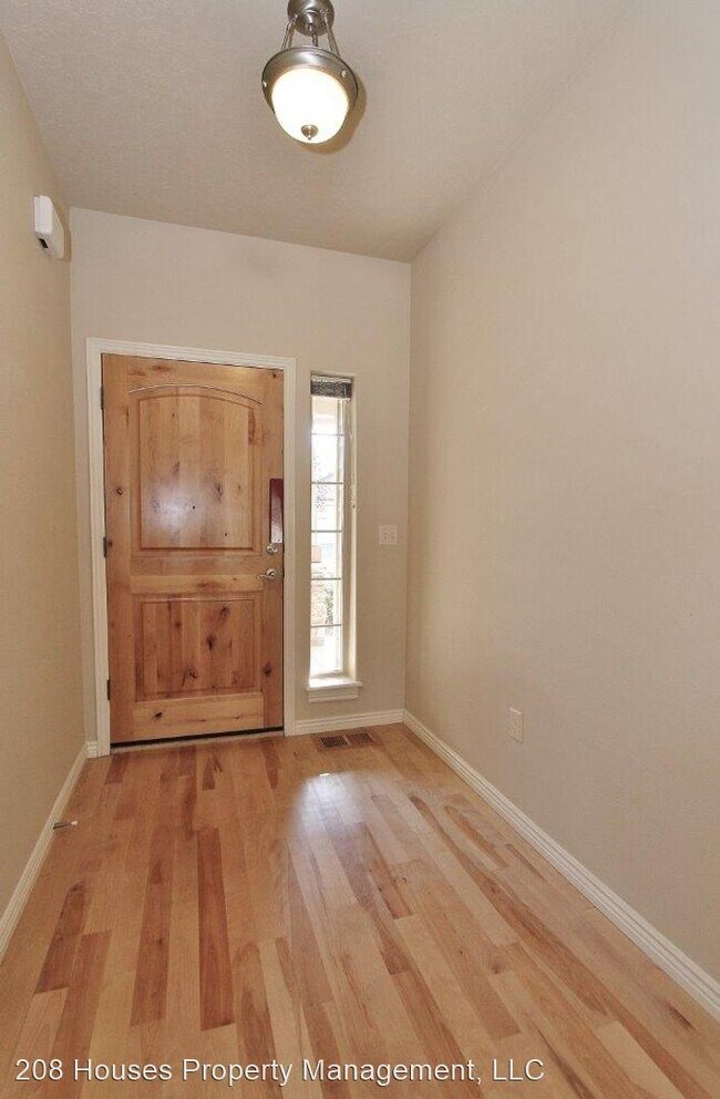 Foto del edificio - 3 br, 2 bath House - 8139 N. Sunbelt Ave