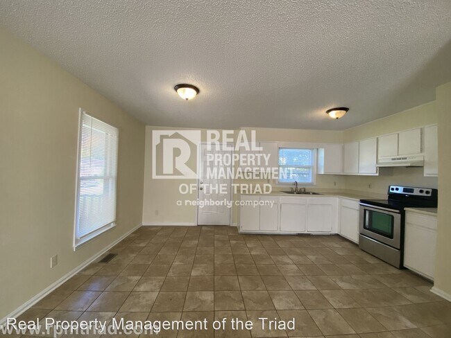 Foto del edificio - 3 br, 1.5 bath House - 410 Boyd St