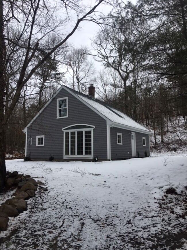 Building Photo - 369 Gravelly Hill Rd