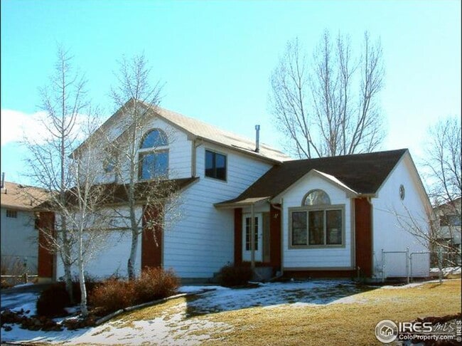 Building Photo - 411 Ruby Dr