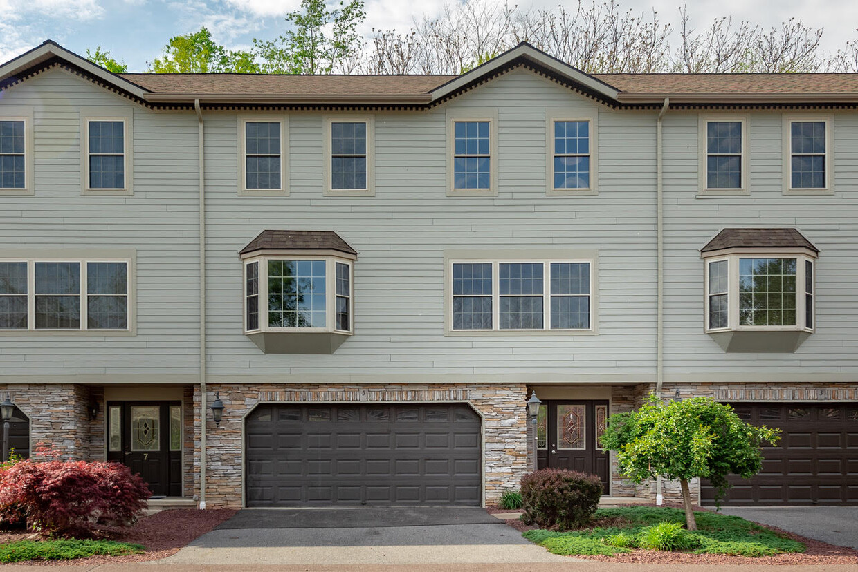 Foto principal - 5 Anastasia Ct