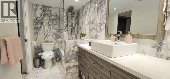 Building Photo - 1525 Pendrell St