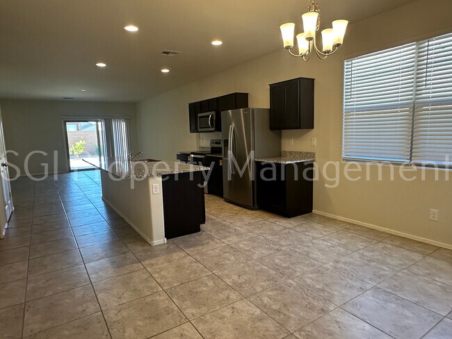 Building Photo - Gorgeous Casa Grande home ready for move in