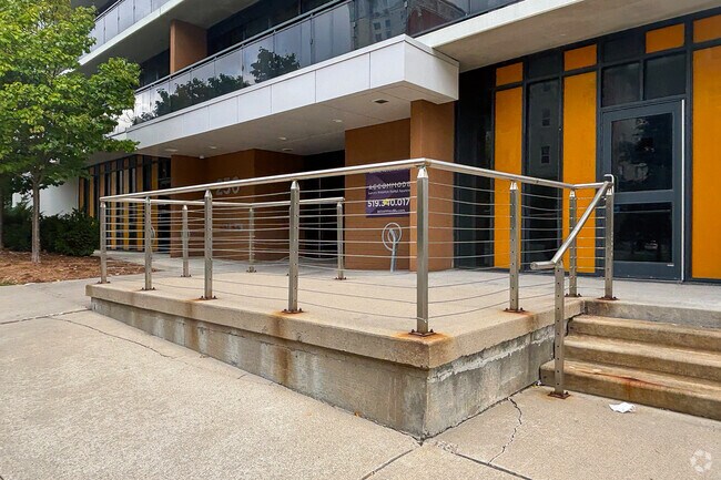 Entrance - 250 Lester St