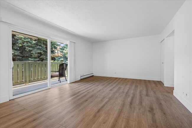 Building Photo - 2150 S Vaughn Way