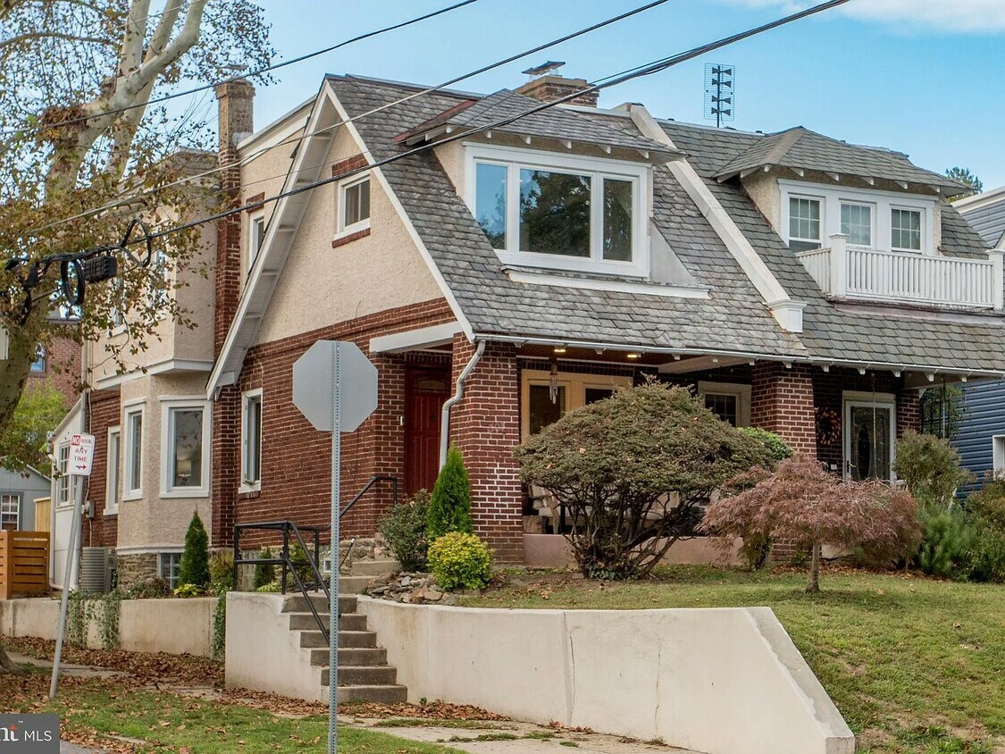 Photo - 501 East Mount Airy Avenue