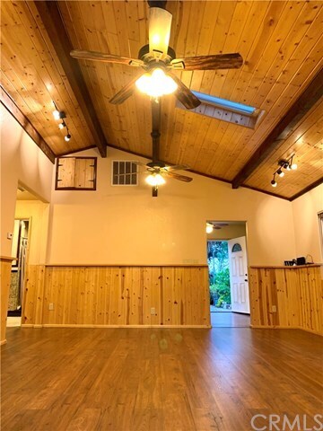 Foto principal - 15991 Washington St