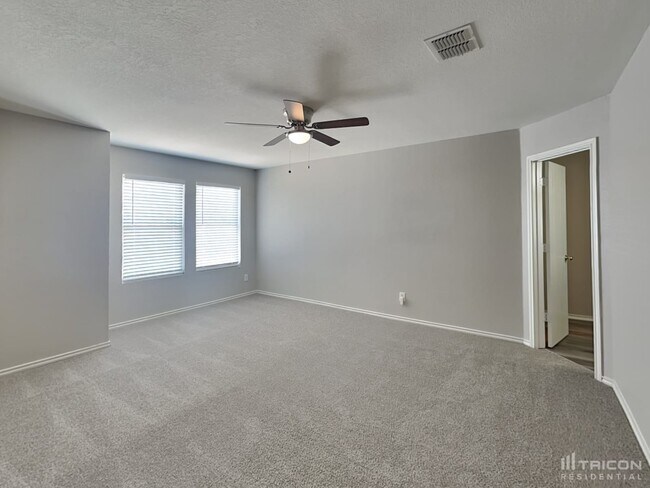 Building Photo - 7911 Mustang Canyon San Antonio TX