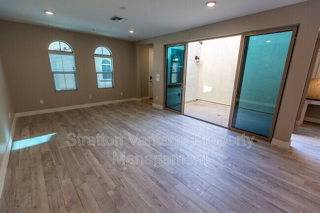 Foto del edificio - 3855 S McQueen Rd