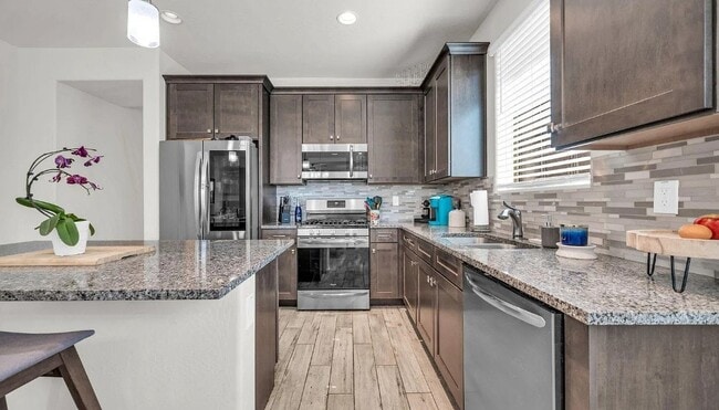 Building Photo - 17255 W Cavedale Dr
