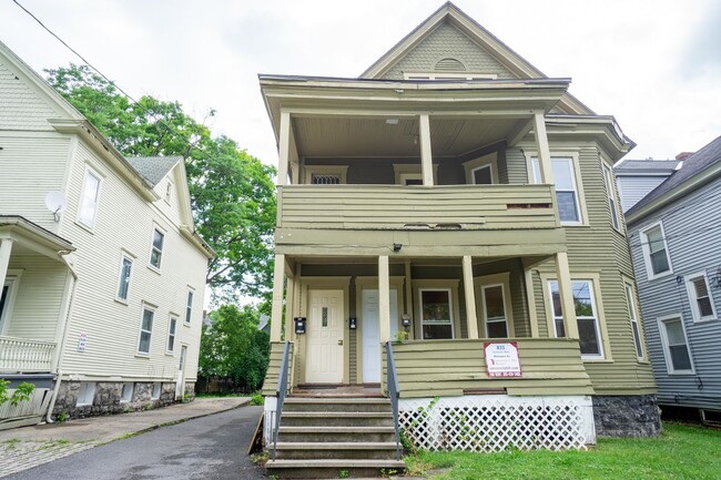 Building Photo - Newly Renovated 3 Blocks From ESF and SU C...