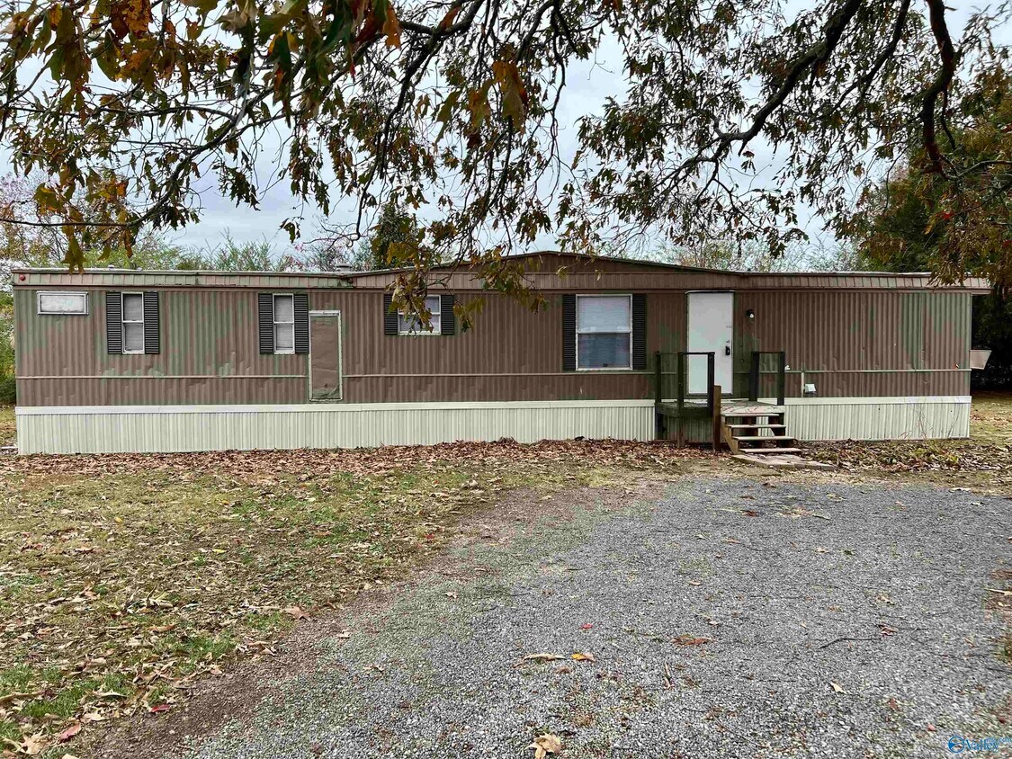 21161 Old Elkmont Rd, Athens, AL 35614 House Rental in Athens, AL