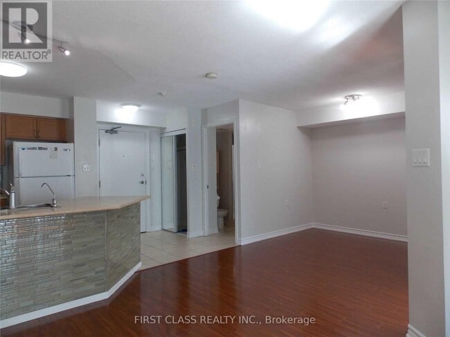Photo du bâtiment - 308-920 SHEPPARD Ave