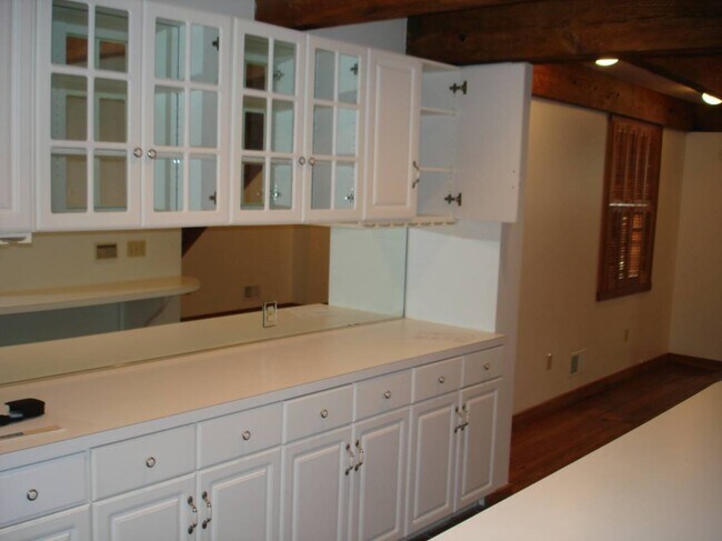 Building Photo - 2832 Edwards Way