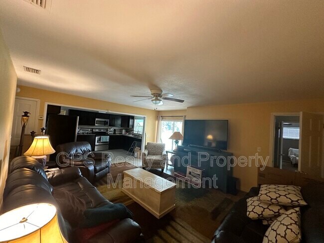 Foto del edificio - 640 Mariner Way