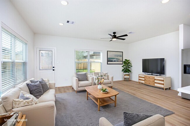 Foto del edificio - 1951 Longmire Villas Ct