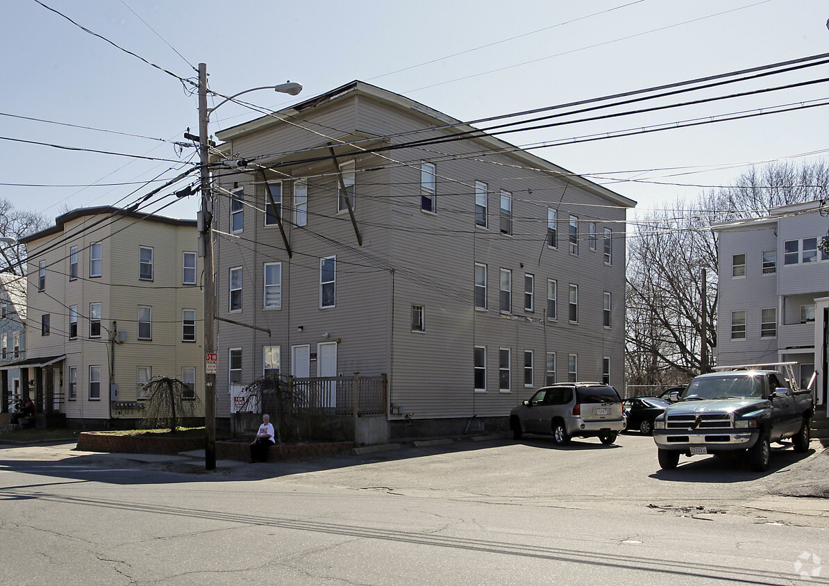 Building Photo - 207-209 Mechanic St