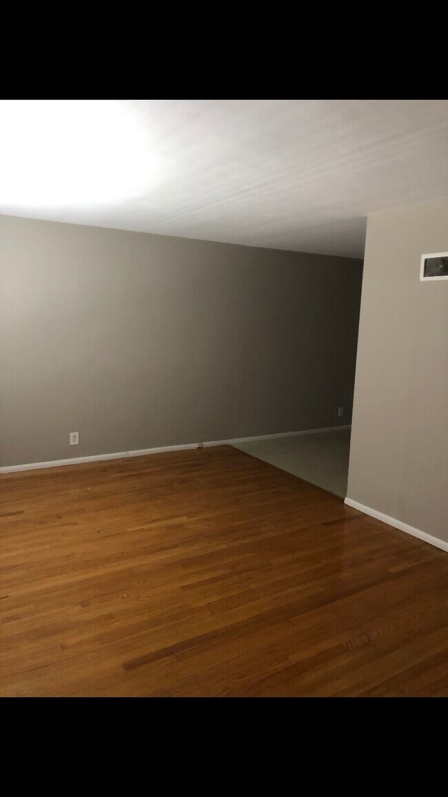 Foto del edificio - 4506 Jamieson Ave