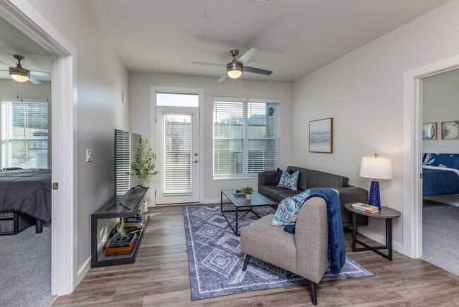 Building Photo - 2746 Central Pkwy