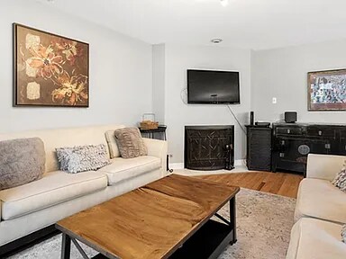 Foto del edificio - 3 bedroom in Chicago IL 60614
