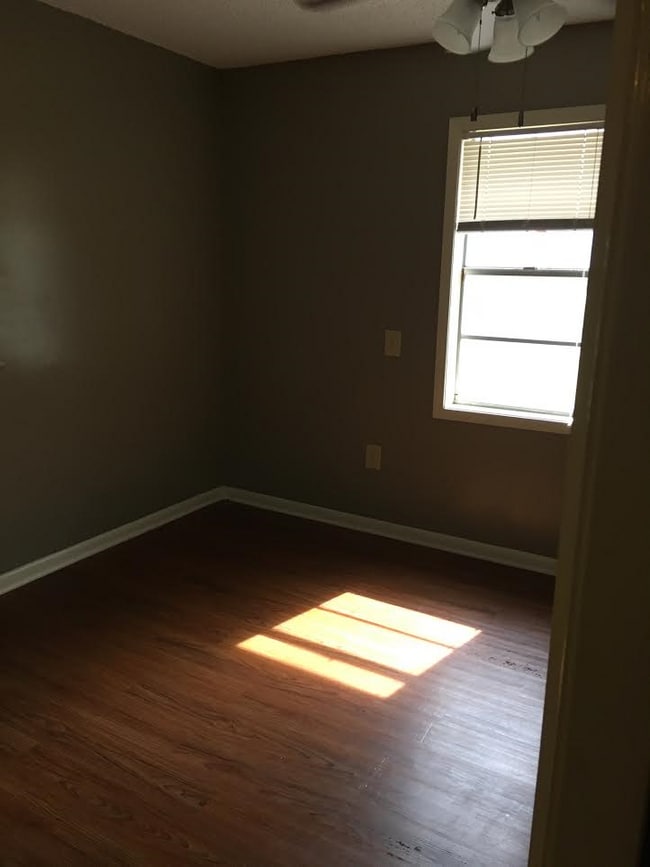 Building Photo - 1030 Broussard St