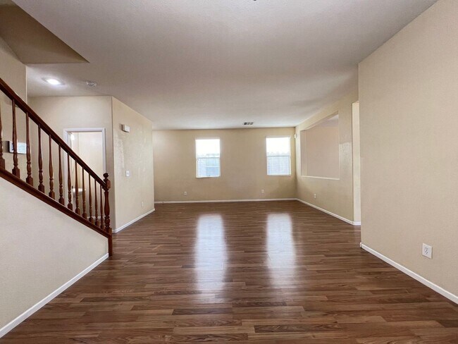 Building Photo - Beautiful 2-story single-family house.