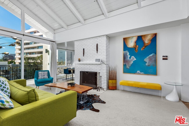 Building Photo - 1340 S Beverly Glen Blvd